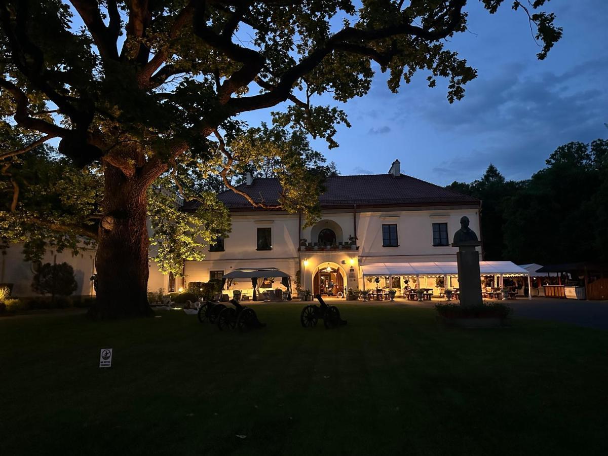 Zamek Dubiecko Hotel Exterior photo